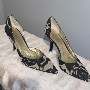 Anne Klein Black and Tan Patterned Stylish Heels.